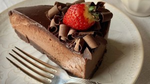 Irresistible este cheesecake de chocolate