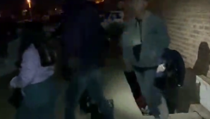 Encontraron 150 jóvenes en una fiesta clandestina en un sótano y apedrearon a municipales de Roca