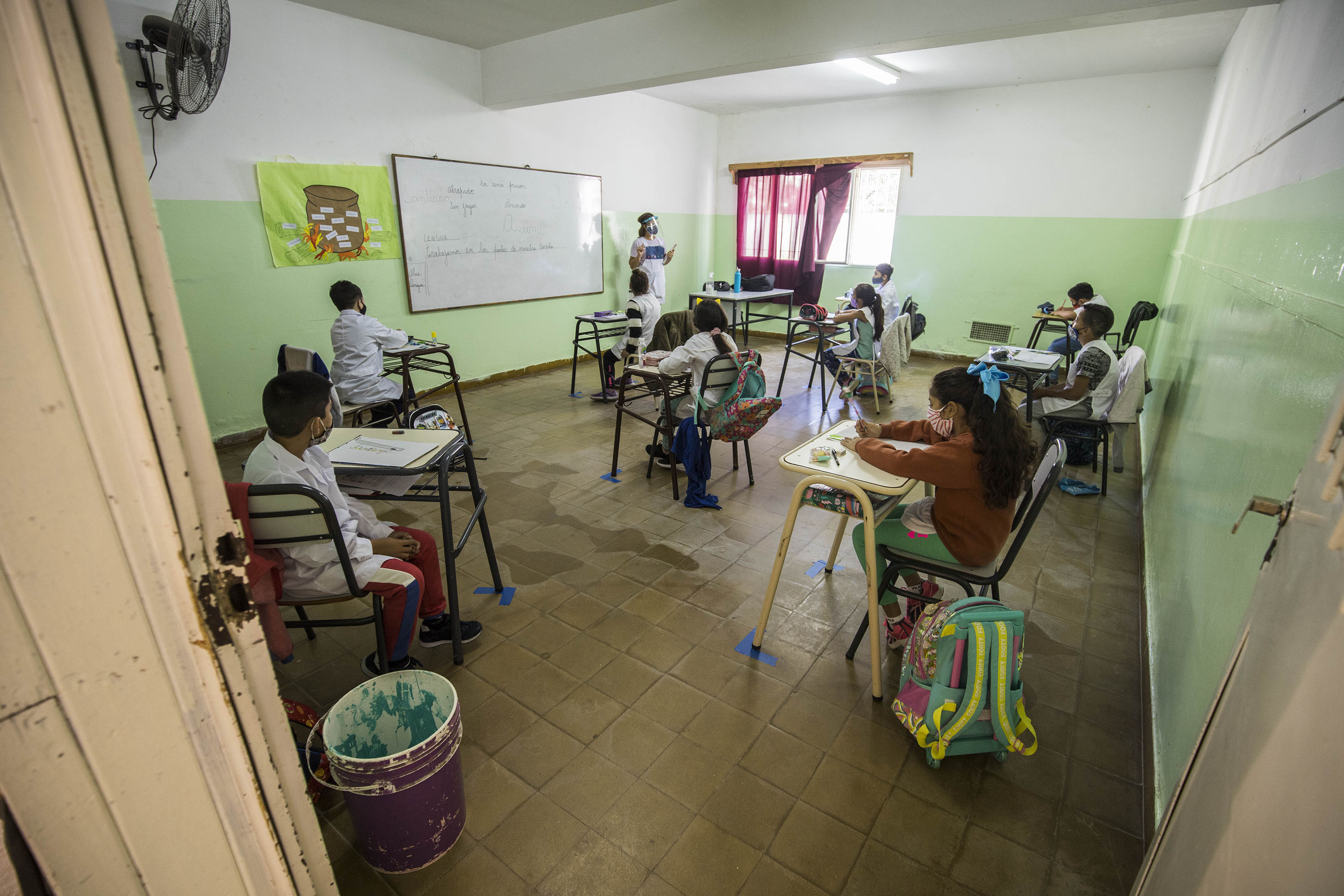 Las escuelas públicas tendrán este lunes clases virtuales, por el asueto del personal de servicio de las escuelas. Foto: Marcelo Ochoa