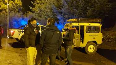 Los fiscales se hicieron presentes en el lugar donde la joven de 21 años cayó al arroyo Goye. Gentileza