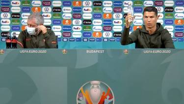 Cristiano Ronaldo sorprendió en la conferencia de prensa al pedir agua, en lugar de la gaseosa.