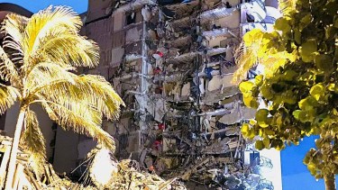 El edificio que colapsó en Miami tiene 12 pisos, 144 unidades funcionales y fue construido en 1981. 