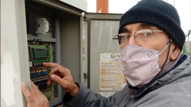 Luis Santos donó equipos para modernizar los semáforos de Regina. (Foto Néstor Salas)