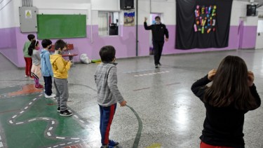 El martes fue el primer día de clases presenciales tras el confinamiento de la segunda ola. (Florencia Salto) 