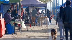 Feriantes apuntaron al municipio de Roca por el pago de 800 pesos de compensación