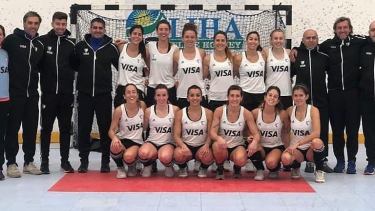 Zanni Braccio y Nimo están en el plantel femenino que busca el pasaje al Mundial. 