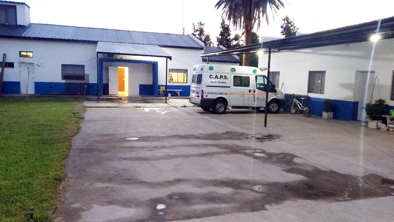 Vecinos de Godoy pidieron la reparación de las ambulancias del Centro de Salud. 