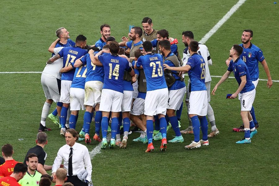 Italia festejó su tercera victoria consecutiva en la Euro y quiere pelear el título. 