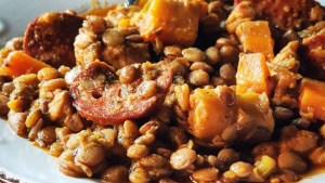 Tremendo este guiso de lentejas con bondiola de cerdo