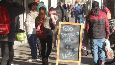El 70% de los comercios relevados en Neuquén, mostró mejoras en la facturación respecto al 2021. Foto: Archivo 