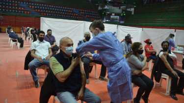 Con al llegada de nuevas dosis, Neuquén avanzará en el plan de vacunación contra el coronavirus. (archivo Yamil Regules)