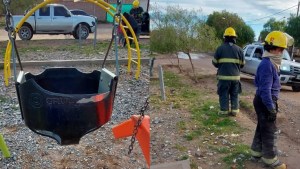 Bomberos tuvieron que liberar a una niña que quedó atrapada en una hamaca en Centenario