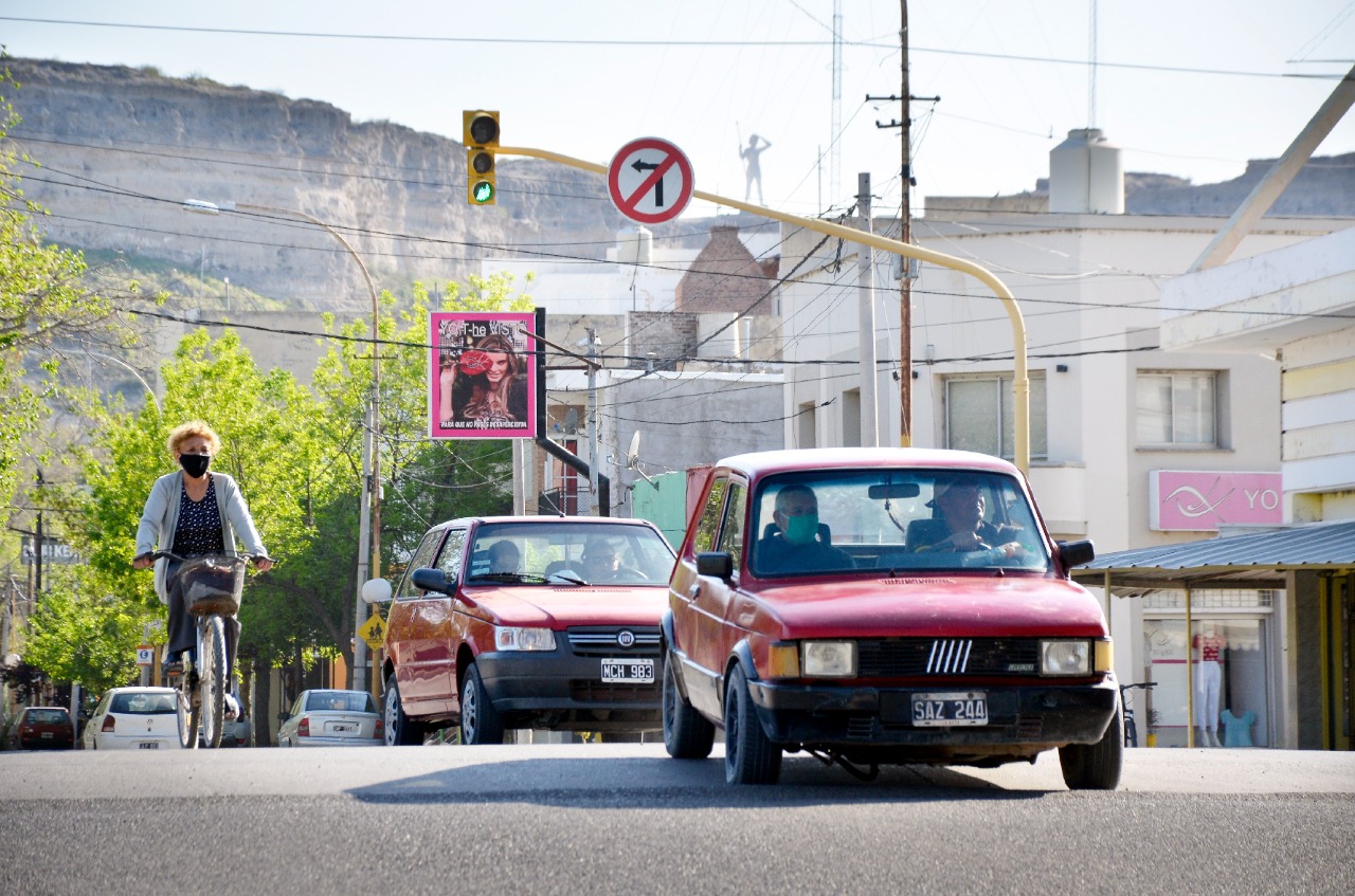 Se anunció que por el momento no se instalarán señalización sonoro en semáforos de Regina. (Foto Néstor Salas)
