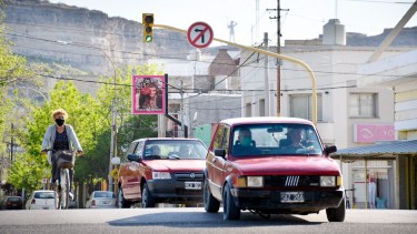 Se anunció que por el momento no se instalarán señalización sonoro en semáforos de Regina. (Foto Néstor Salas)