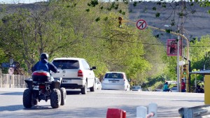 Por el estado de los semáforos, postergan instalación de señalización sonora en Regina