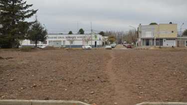 El municipio removió todas las estructuras para renovar la plaza San Martín. (Foto Néstor Salas)
