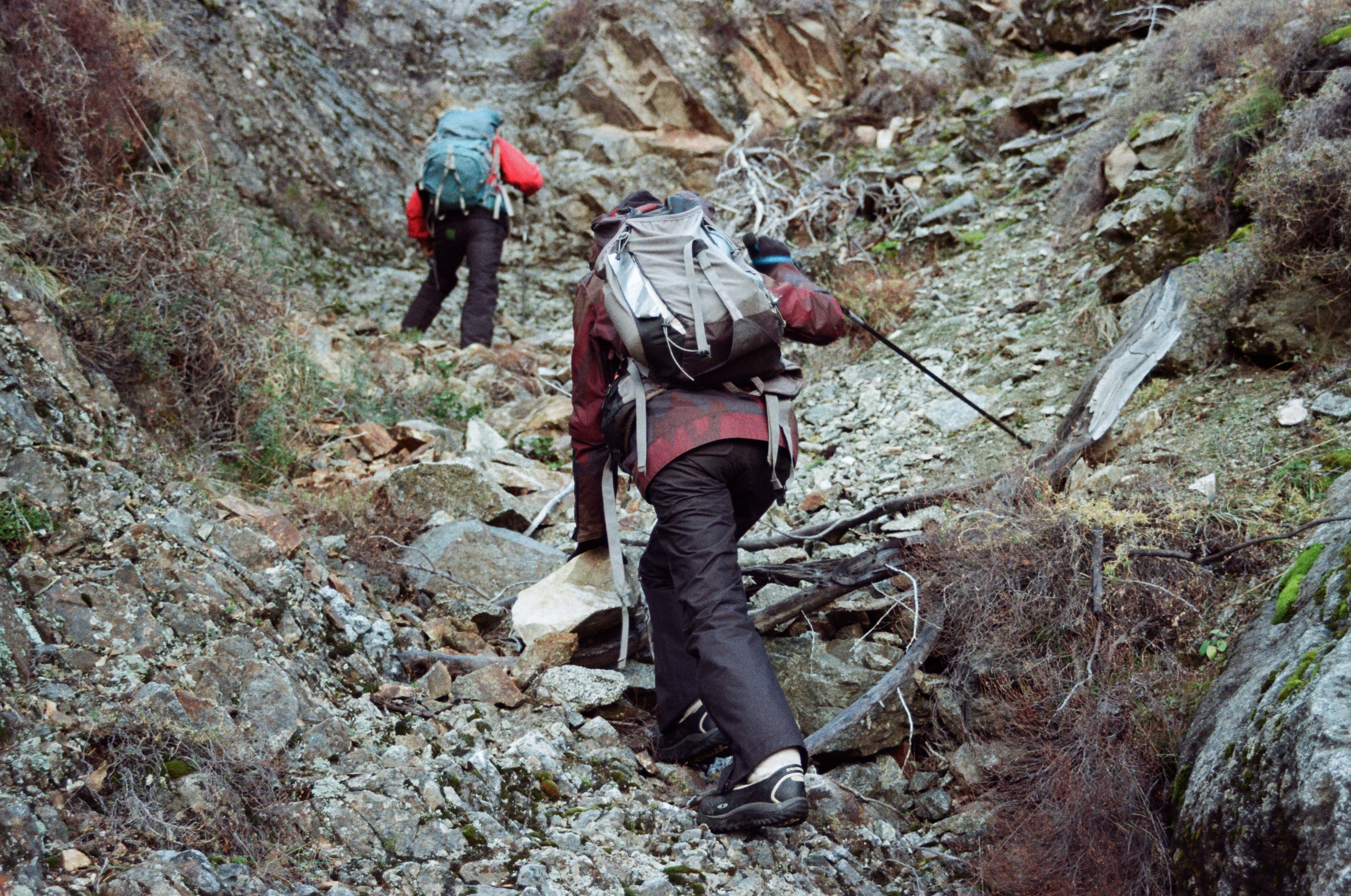 Malen y Suyai Otaño escalaron el cerro Paleta en El Bolsón a 40 años del accidente. Foto: Proyecto Twin Otter.  
