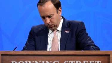 Hancock, de 42 años, admitió haber roto las pautas de distanciamiento social.