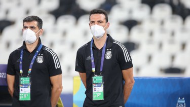 Lionel Scaloni en el partido de hoy contra Chile, en el debut de la Copa América. Dirigió 28 encuentros en la selección mayor.