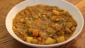 Hoy sale o sale este suculento guiso de lentejas