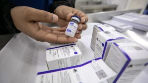 El Gobierno indicó para qué fecha espera tener vacunas producidas en el país