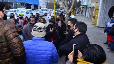 Taxistas de Regina pidieron no les apliquen multas por trabajar en las noches. (Foto Néstor Salas) 