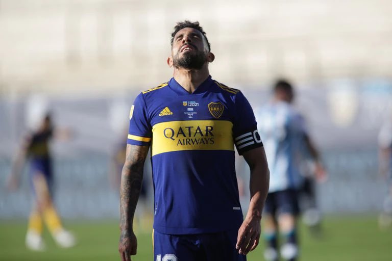 Carlos Tevez fue, hasta ahora, el capitán de Boca. Se iría antes de los octavos de final de la Libertadores.