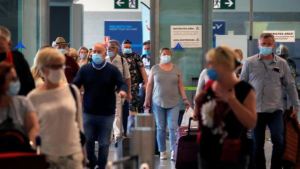 España reabrió sus playas a los turistas vacunados