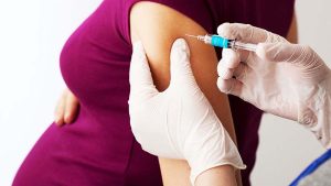 Las mujeres embarazadas tendrán prioridad para recibir la vacuna contra el coronavirus