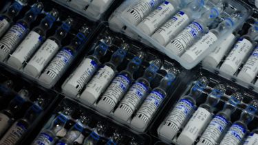 En los próximos días, esas dosis serán distribuidas a los vacunatorios de Río Negro. Foto: Marcelo Ochoa.