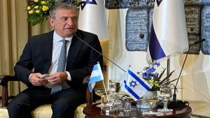 Video: polémica con el embajador Sergio Urribarri por participar de una fiesta en Israel