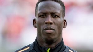 Advíncula se sumó a los entrenamientos del plantel de Boca