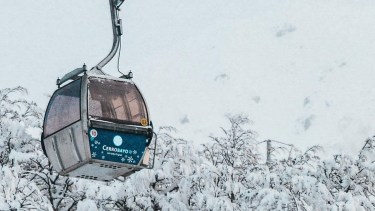 Vacaciones de invierno: mirá la nevada con la que abrió cerro Bayo