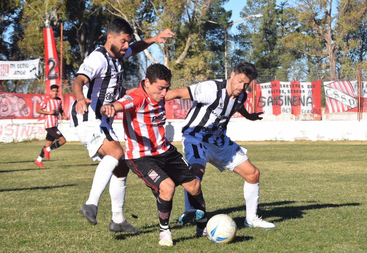 Cipo empató 0 a 0 con Sansinena en Cerri. (Foto: Néstor Cañiuqueo)