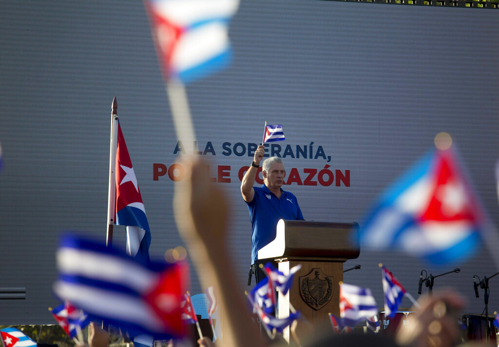 El presidente cubano, Miguel Diaz Canel, lideró un acto partidario hoy en La Habana. (Foto: AP)