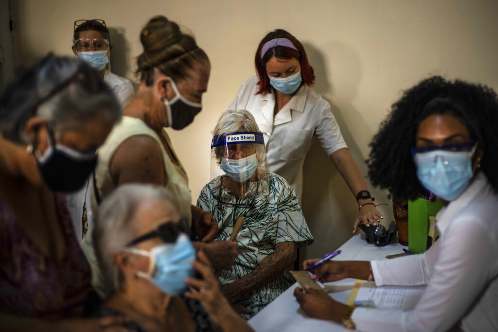 Más de 3 millones de de los 11,2 millones de cubanos ya recibieron al menos una dosis de la vacuna Abdala. (Foto: AP)