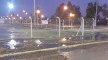 Imagen de Se rompió un acueducto en Allen y los vecinos se quedaron sin agua