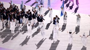 Saltando y cantando: así fue el desfile argentino en la ceremonia inaugural de los Juegos Olímpicos