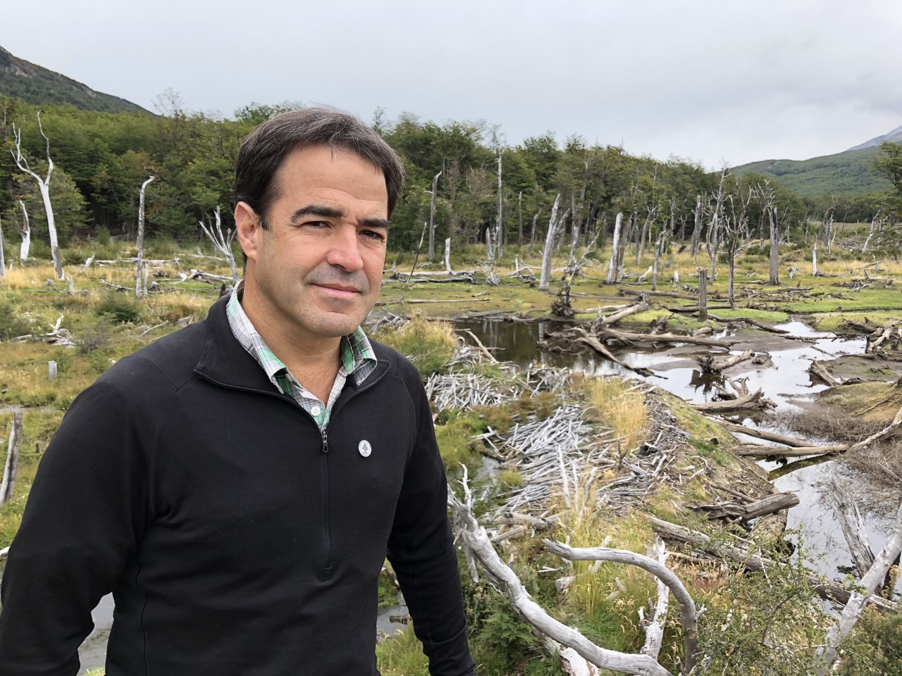Conservación. Emiliano Ezcurra sostiene que salvar bosques es una manera de actuar contra el cambio climático.