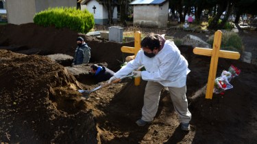 El país llega a las 100.000 muertes: vacunación lenta y variante Delta marcan la llegada a este triste récord