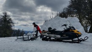 Chapelco: trasladan nieve para mantener las pistas a la espera de las nevadas