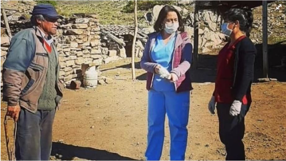 En áreas rurales de Neuquén, la vacunación llega a los hogares de los pobladores. (Gentileza)
