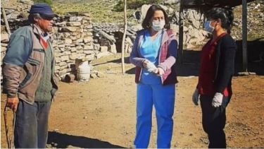 En áreas rurales de Neuquén, la vacunación llega a los hogares de los pobladores. (Gentileza)
