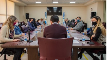 La comisión de Labor Parlamentaria se reunió con la presidencia de Marcos Koopmann para resolver la convocatoria a sesión de hoy (Legislaturaneuquen)