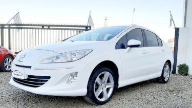 El coche, similar al de esta imagen, nunca fue retornado al dueño de la agencia.-