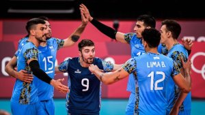 El vóley argentino mostró su carácter, venció a Túnez y todavía sueña en los Juegos Olímpicos