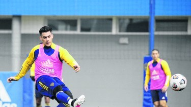 Cristian Pavón, a pesar de recibir ofertas para emigrar, será titular ante la ausencia de Cardona.