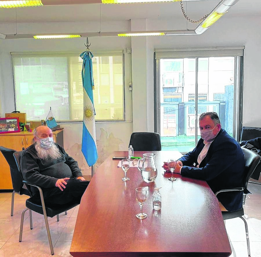 El intendente de Bariloche se reunió con Emilio Pérsico, funcionario de Desarrollo Social y dirigente del Movimiento Evita. Foto: gentileza