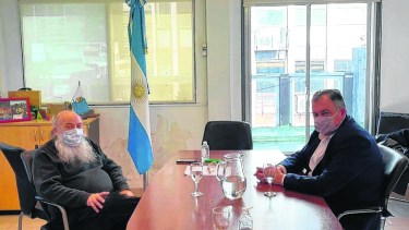 El intendente de Bariloche se reunió con Emilio Pérsico, funcionario de Desarrollo Social y dirigente del Movimiento Evita. Foto: gentileza