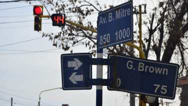 Un segundo reloj indicador de tiempo fue instalado en otro semáforo de Regina. (Foto Néstor Salas)